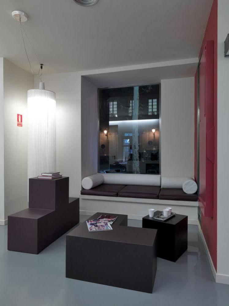 Urbansea Atocha 113 Hotel Madrid Bagian luar foto